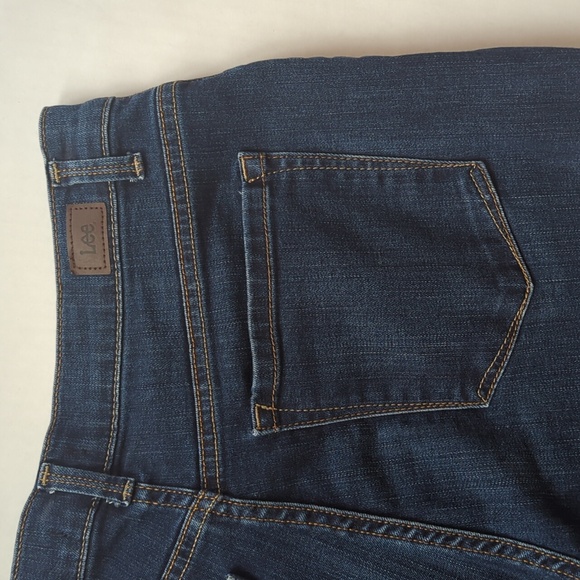 Lee Classic Fit Straight Leg Jeans 12P Blue Distressed Whiskering - Picture 9 of 16